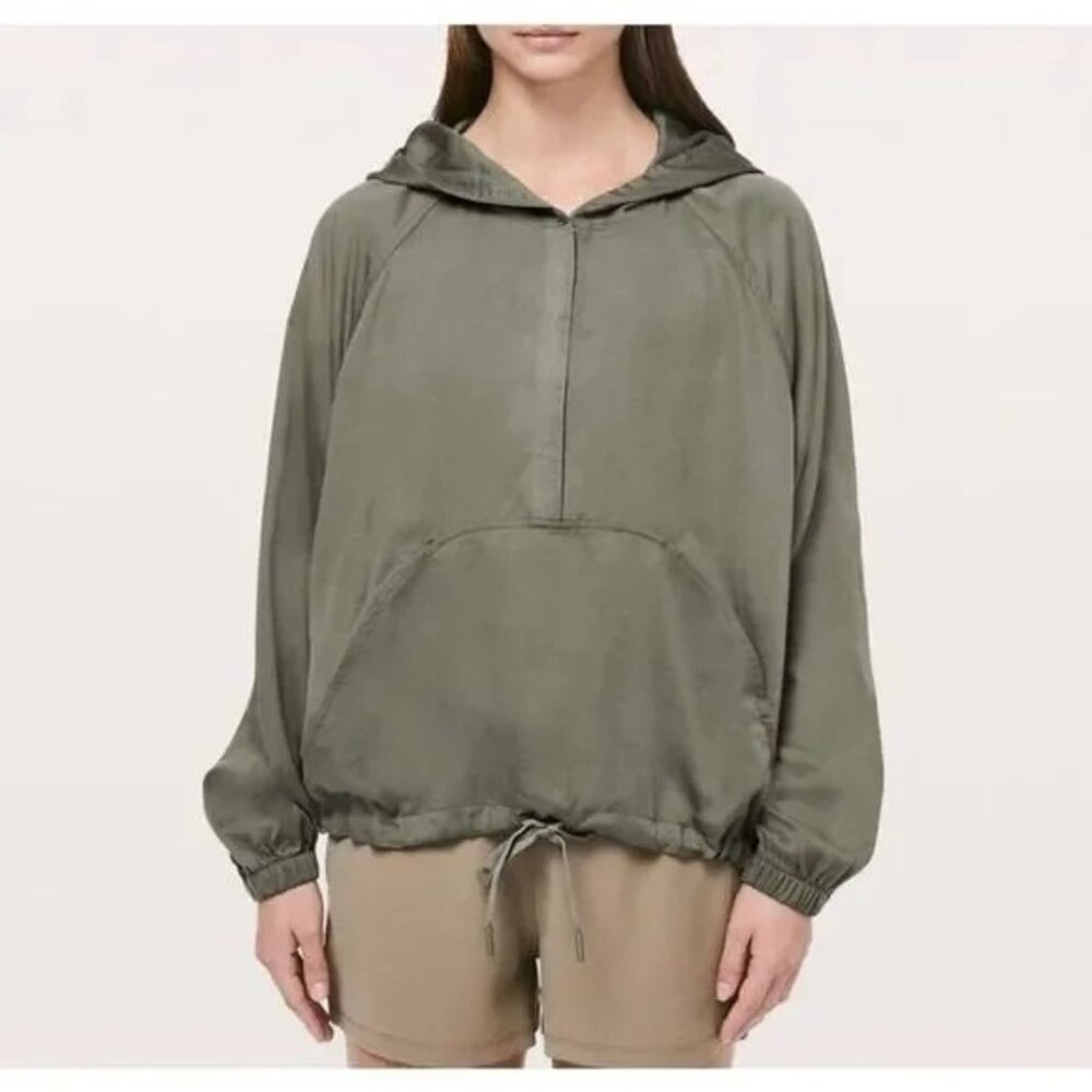 Lululemon City Stroll Long Sleeve Hooded Windbreaker Jacket Grey Sage